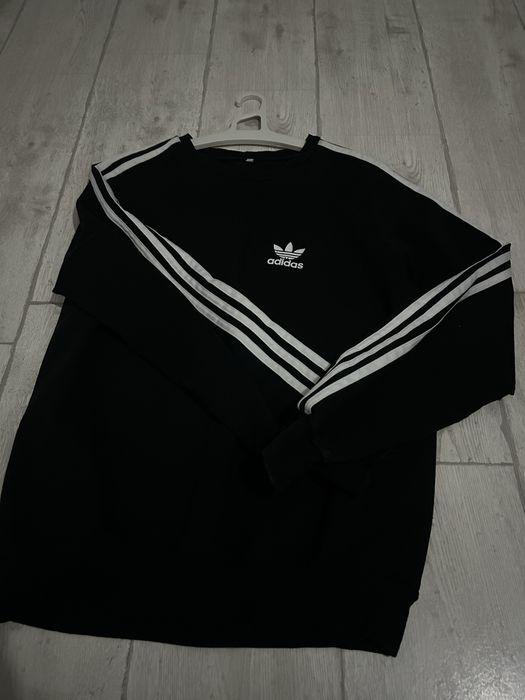 кофта Adidas є ще штани