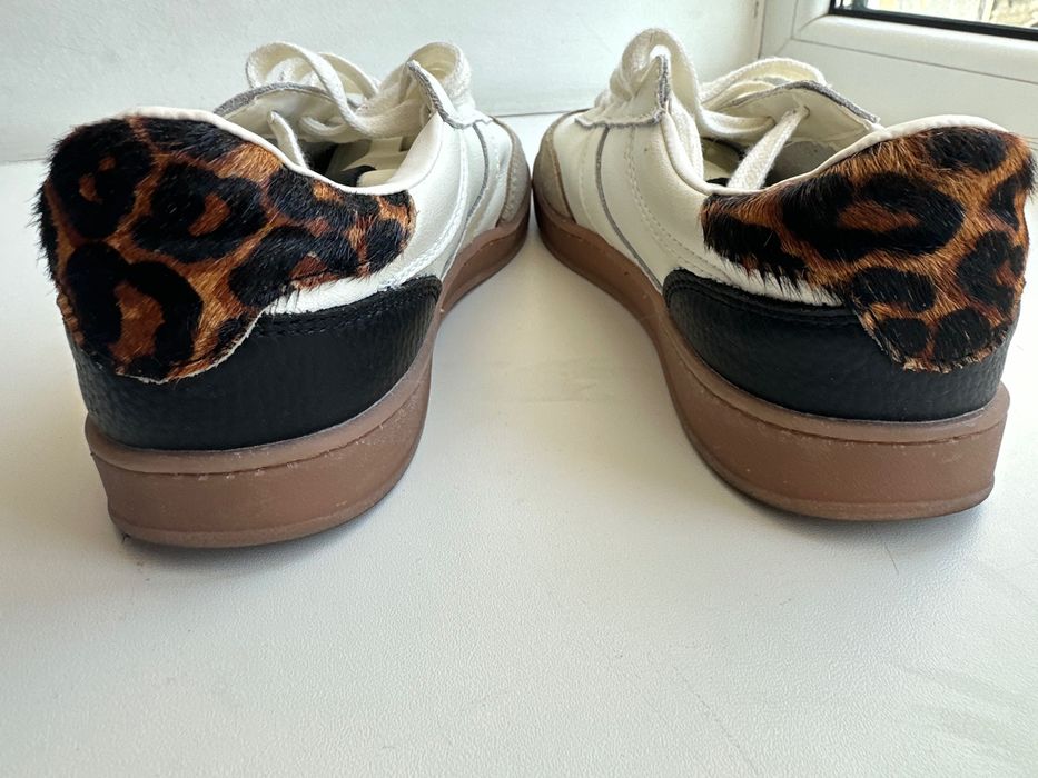 Reserved 37 кросівки білі леопард