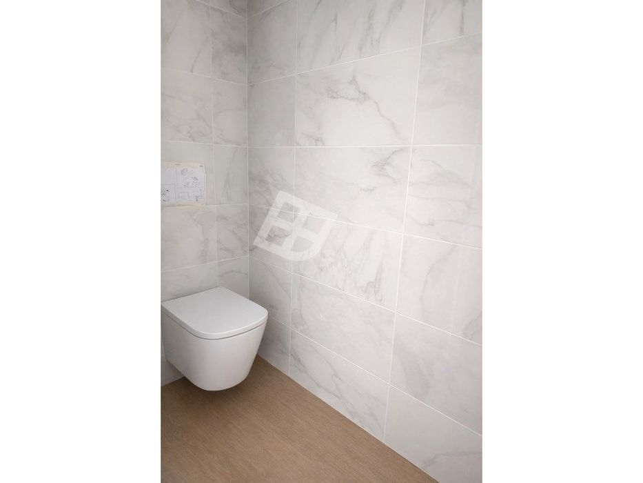 Apartamento T2 com terraço - Centro de Esgueira