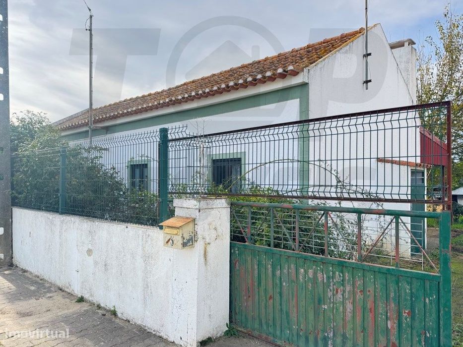 Moradia V3 para reabilitar - Montinhos dos Pegos - 129.000€