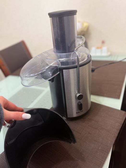 Соковитискач соковижималка