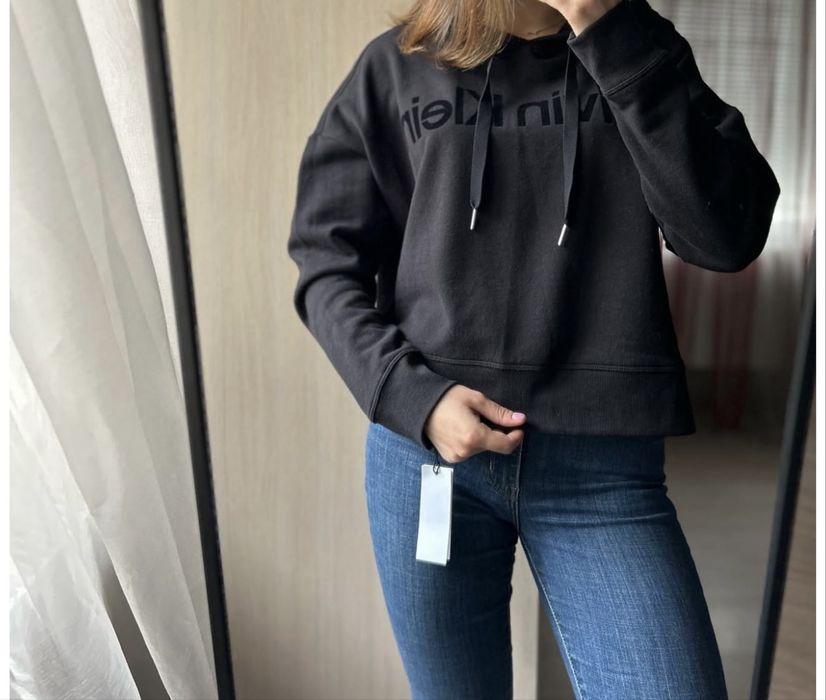 Жіноче худі оригінал розмір S та М Calvin Klein