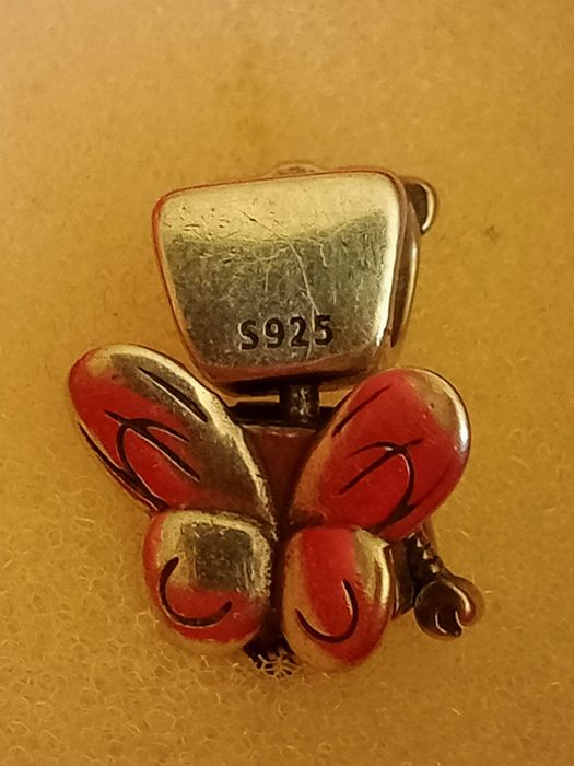 Pandora Bella dziewczynka robot. Charms srebrny