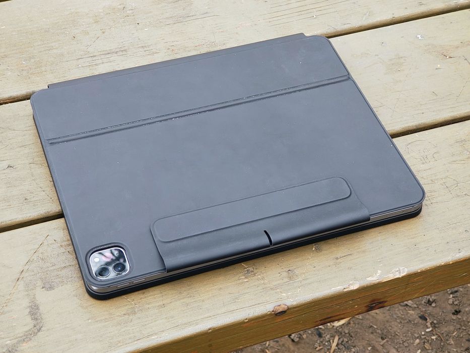 Apple iPad pro M2 12.9 16gb RAM 1tb  LTE + EGR keyboard