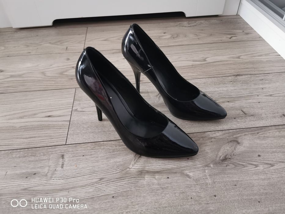 Szpilki lakierki r 43 Nowe czarne marki Pleaser