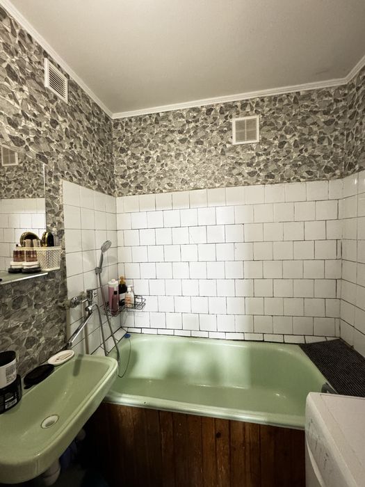 Продается 2- х комн. квартира  Хортицкий район.