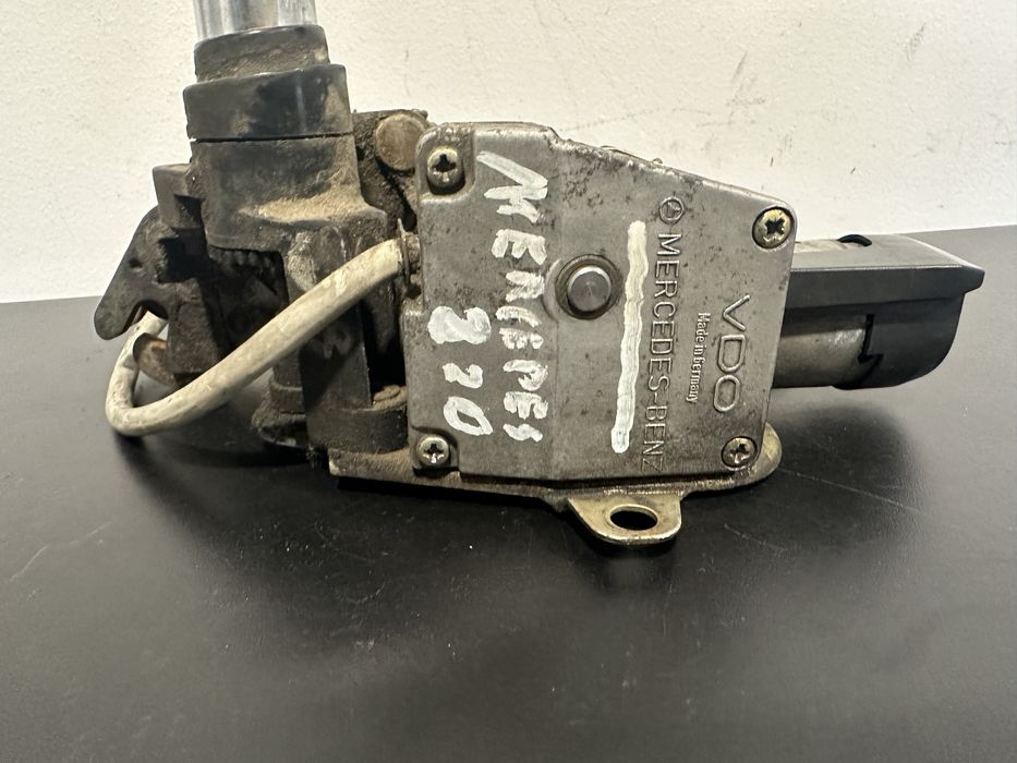 fecho da mala mercedes Benz C220