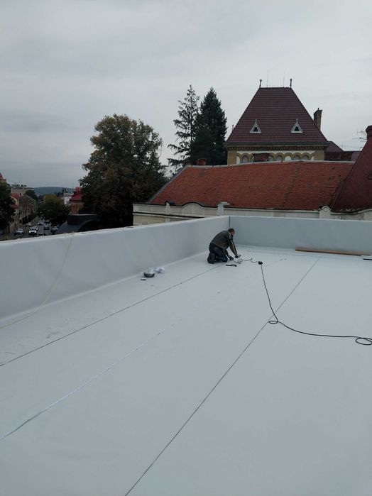Покрівля даху ПВХплівкою.Пленка крыши,плоская кровля,монтаж ПВХмембран
