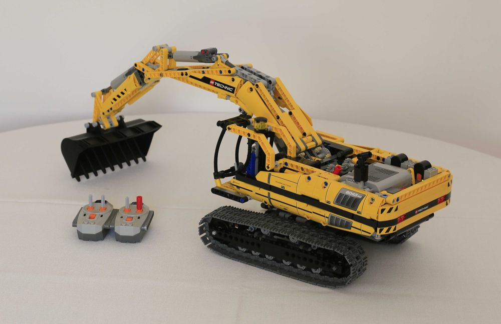 Lego Technic 8043 - Koparka / Motorized Excavator