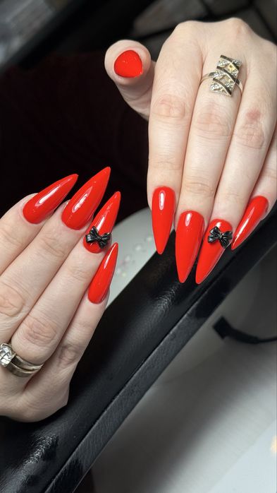 Нарощення нігтів , манікюр центр  педікюр тернопіль