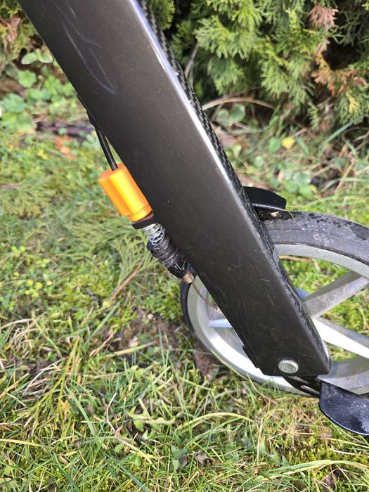 Carbon włókno węglowe ,ultra lekki chodzik rollator balkonik na kołach