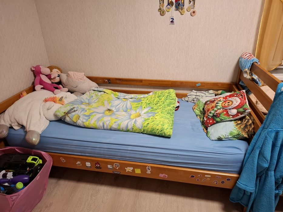 Двухярусне ліжко