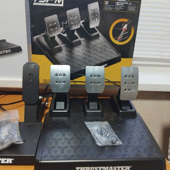 Пружины и педали Thrustmaster.Fanatec