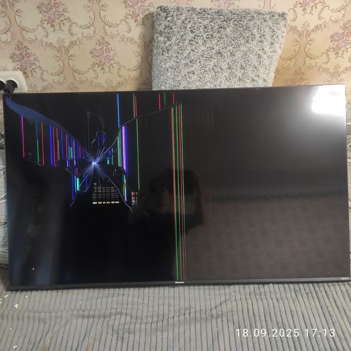 На ЗАПЧАСТИ Телевизор Hisense 50E7KQ