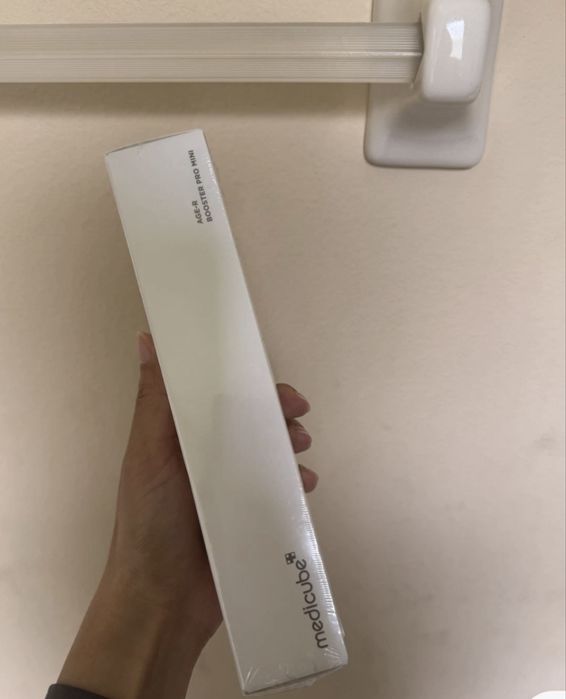 MEDICUBE Age-R Booster Pro Mini