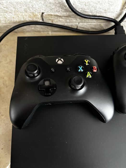 Xbox One X| 1 TB| BLACK