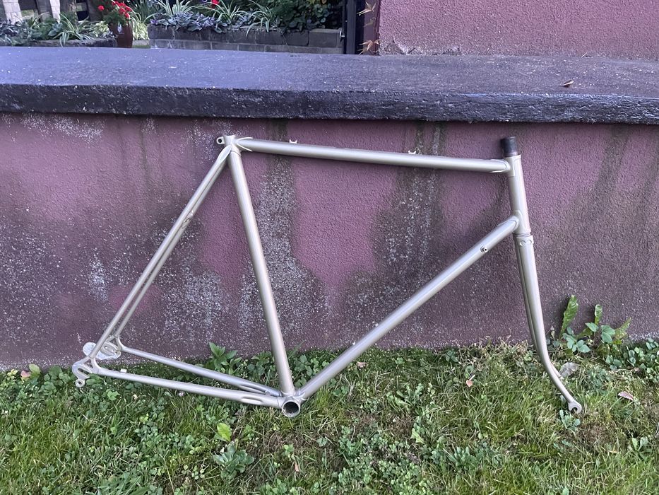 Rama romet sport