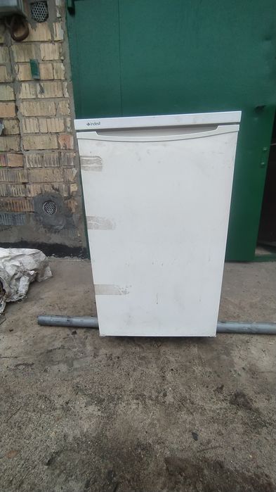 Indesit холодильник