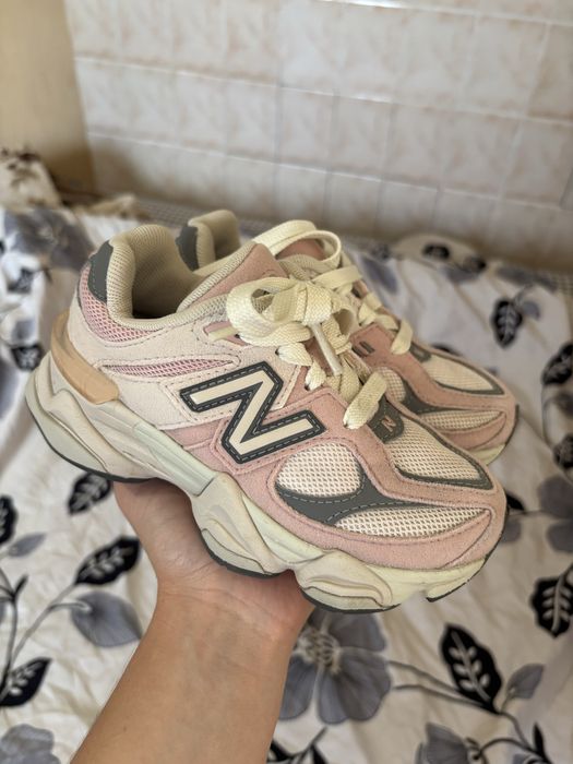 Кросівки new balance на дівчинку