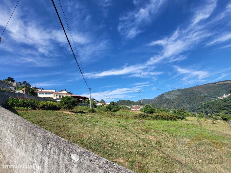 Lote de terreno de 900m2 com vistas de rio — Torres do Mondego, Coimbra