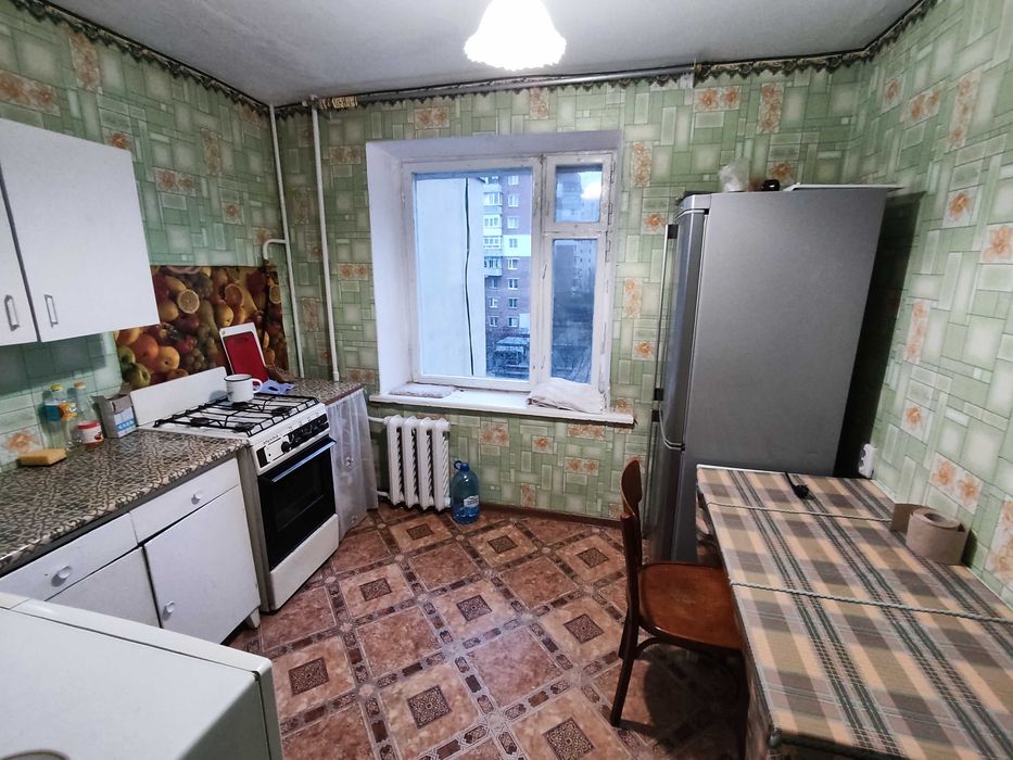 2к центр, цегла, не кутова, сер. поверх, розді кімнати!