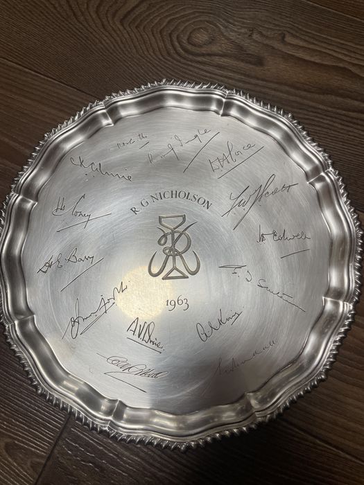 Продам тацю R.G.Nicholson.