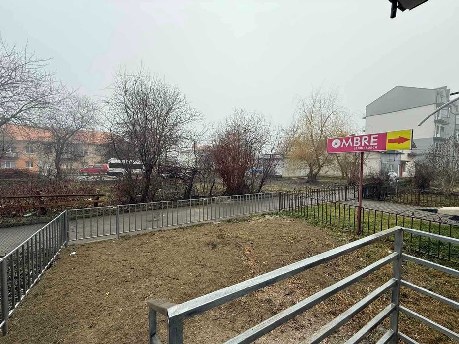 Двокімнатна квартира в центрі Богородчан із власною ділянкою.