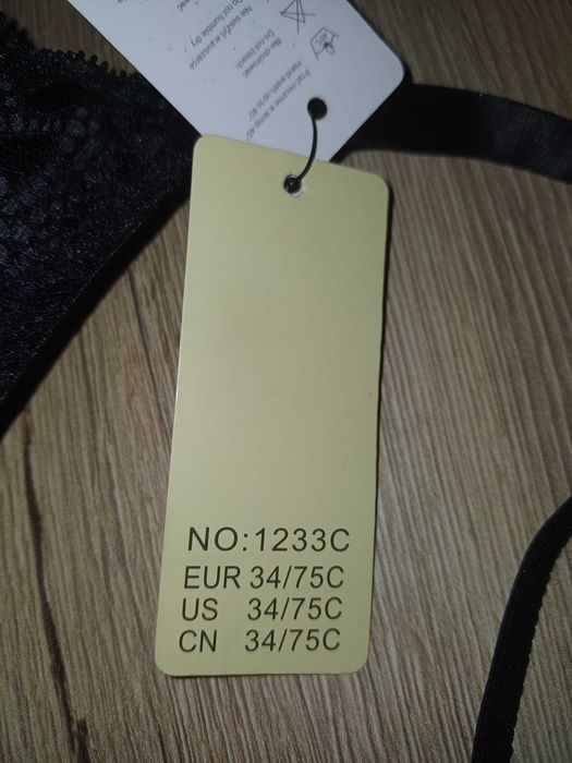 Biustonosz nowy 75C