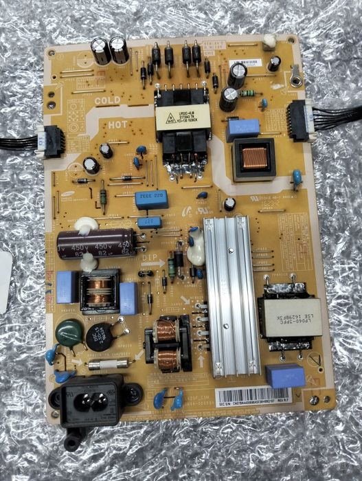 TV led UE40J5100AW avariada