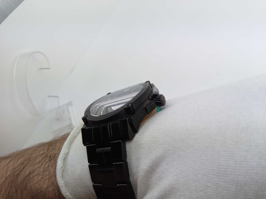 Bulova Precisionist 98B295 лимитка Grammy 262 кГц, гнутый сапфир 300м