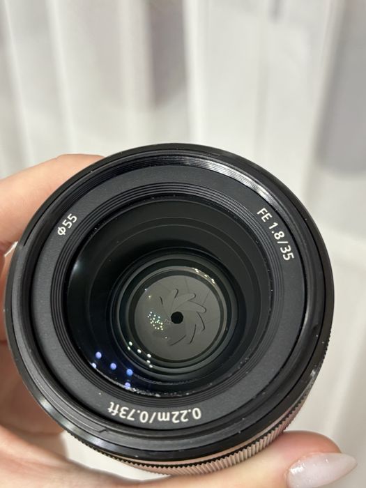 Обʼєктив sony FE 1.8 35mm