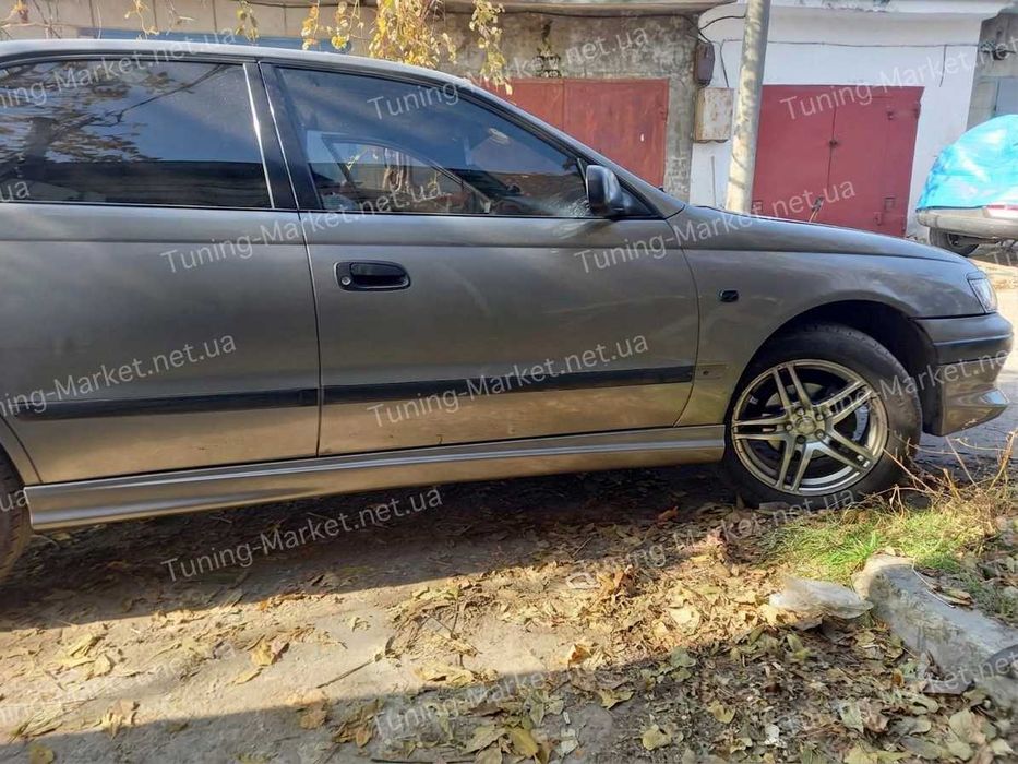 Накладка на передний бампер Toyota Carina E T190, накладки на пороги Тойота Карина Е
