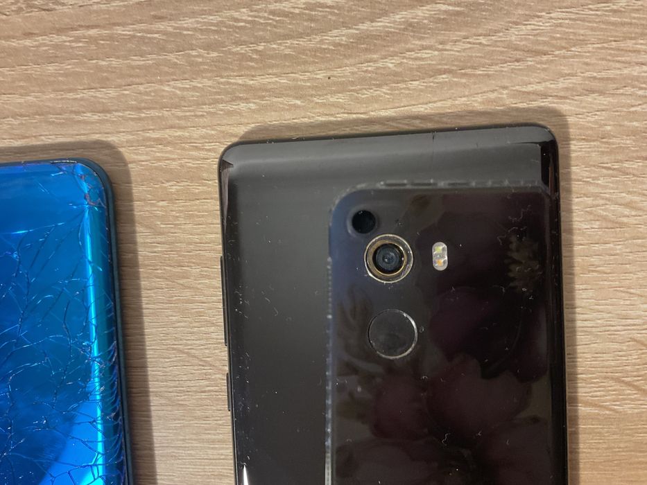 Telemóveis para peças ou reparação - Huawei P30lite e Xiaomi Mi Mix2
