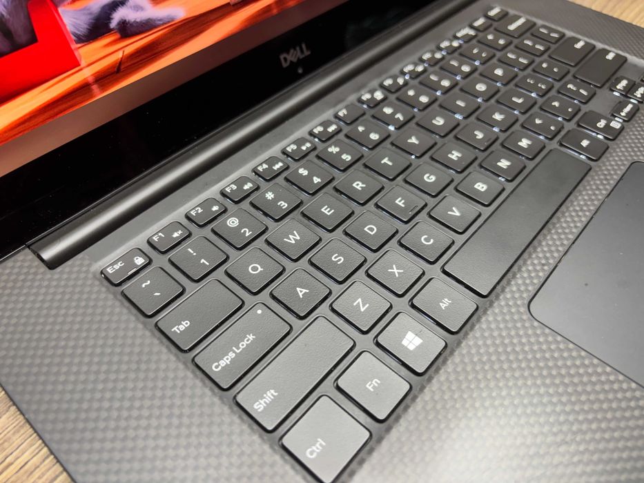 Dell Precision 5530 15.6" 4k Touch i9-8950HK 32gb/512gb Nvidia P2000 4gb