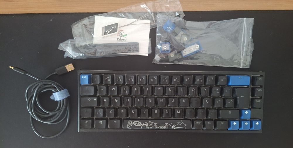 Teclado Ducky One 2 SF - switch's silent red - layout PT