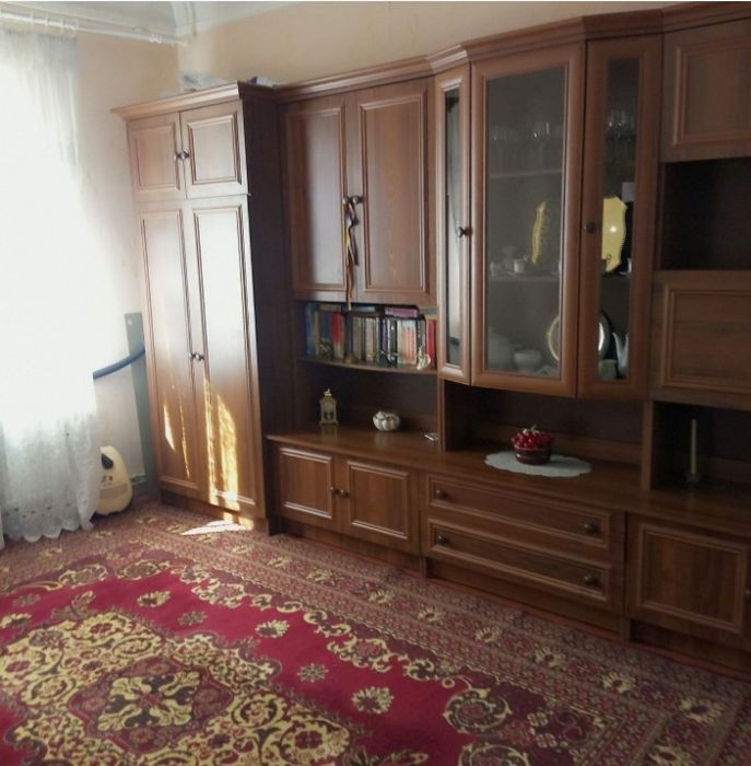 Здається будинок з окремим двором