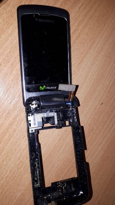 Продам корпус биу с рабочим экраном для Blackberry 8220