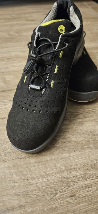Buty robocze  UVEX r.43