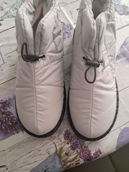 Продам нові зимові угі