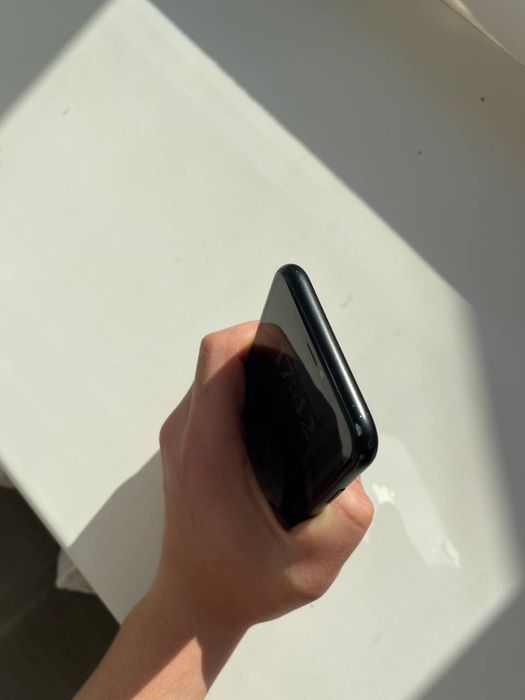 Продам Iphone xr
