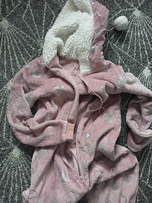 Pluszowy kombinezon onesie