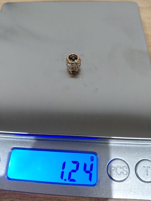 Złoty charms do bransoletki,zawieszka