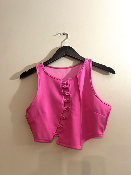 Bluzka crop top na naramkach