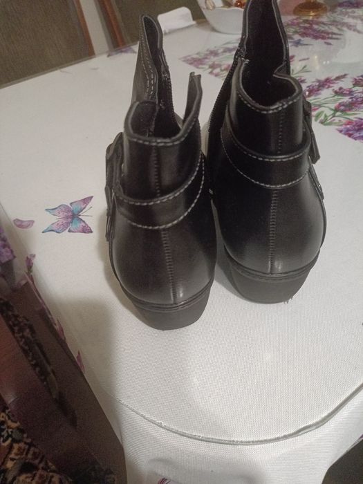 Botki czarne roz 40