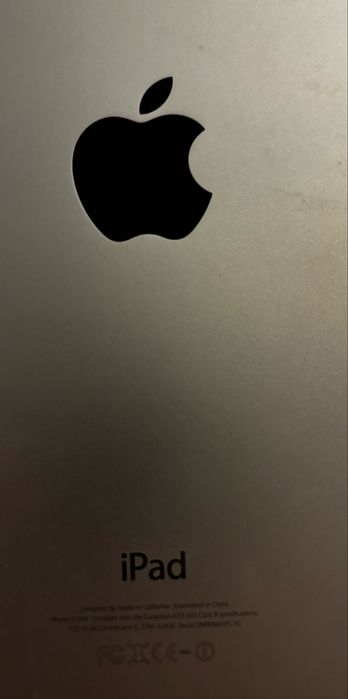 iPad 4 16 GB z etui i klawiaturą