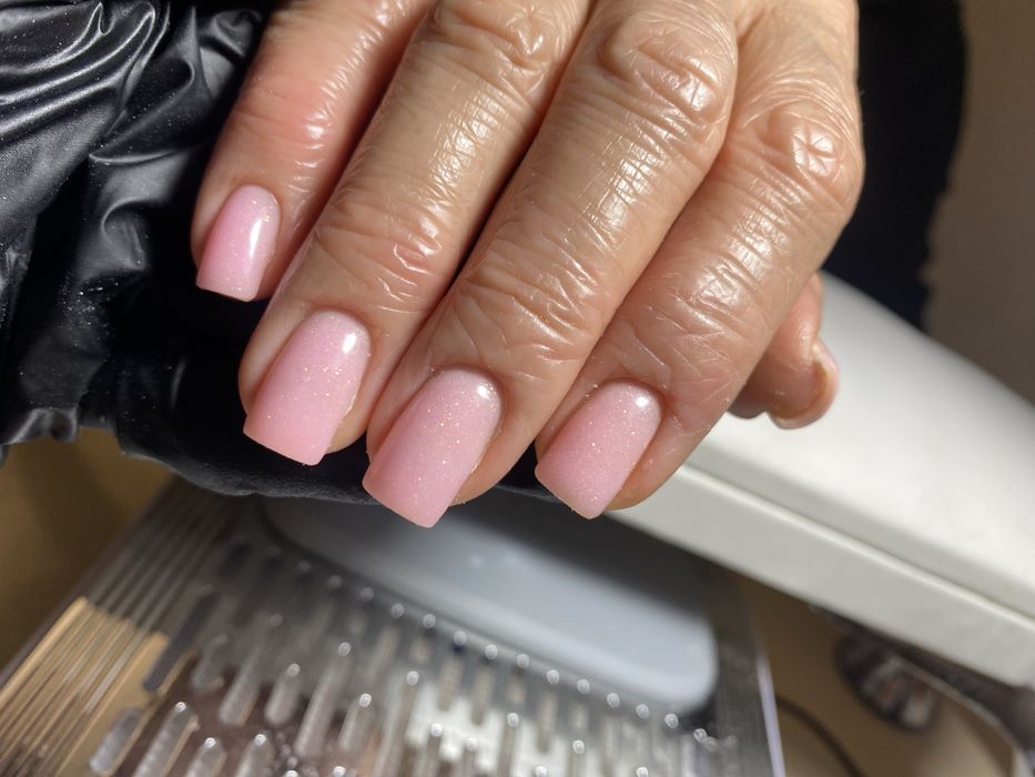 Манікюр  на Дарниці