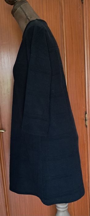 Vestido Mini em Malha Preta Texturada Padrão Geométrico Manga 3/4