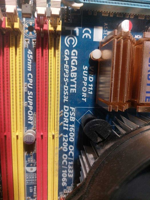 Материнская плата Gigabyte GA-EP35-DS3L (s775, P35, PCI-Ex16)