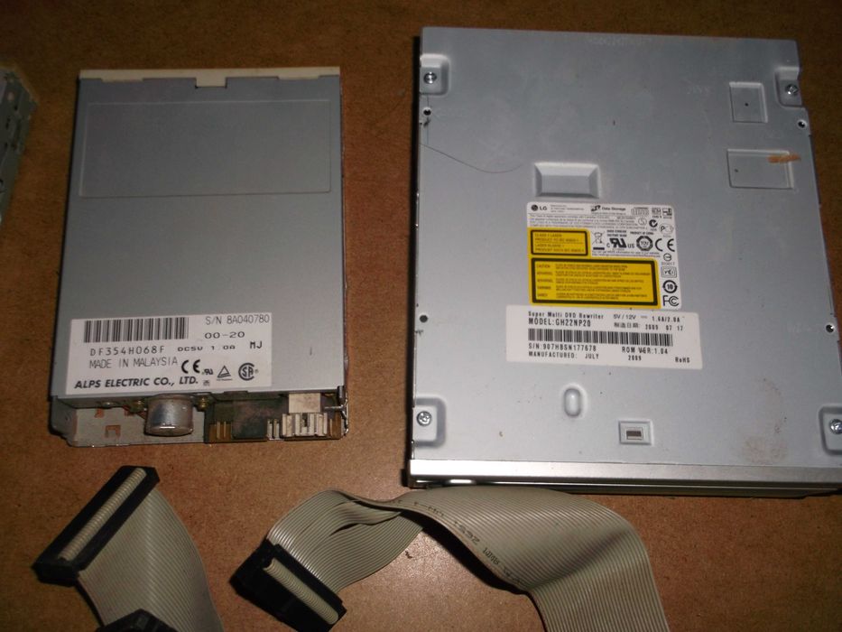 Радіодеталі , компютерні комплектуючі