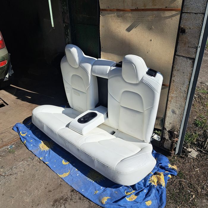 Кожаный салон Tesla Model 3 21+год